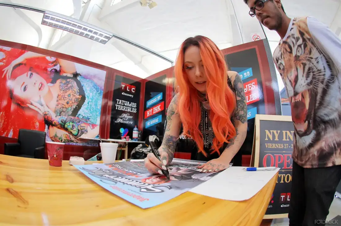 Sesión de autógrafos de tatuadores internacionales en Summer Ink