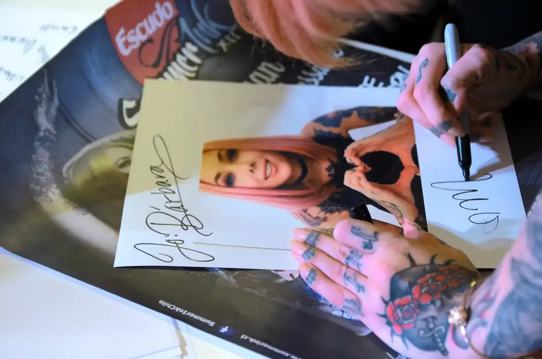 Público asistente a la convención de tatuajes Summer Ink en Valparaíso